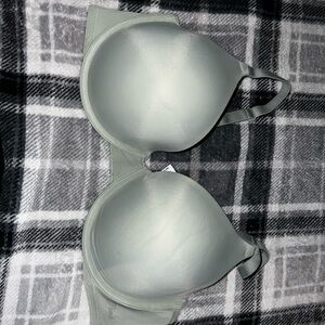 Sleek mint green Bra